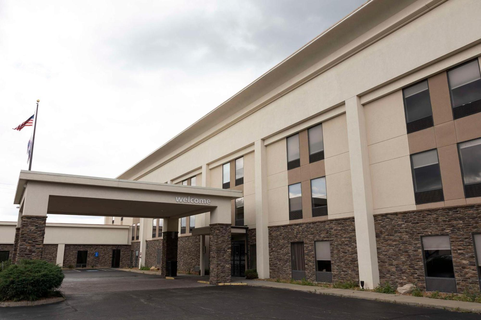 Hampton Inn Kent/Akron Area Exterior photo